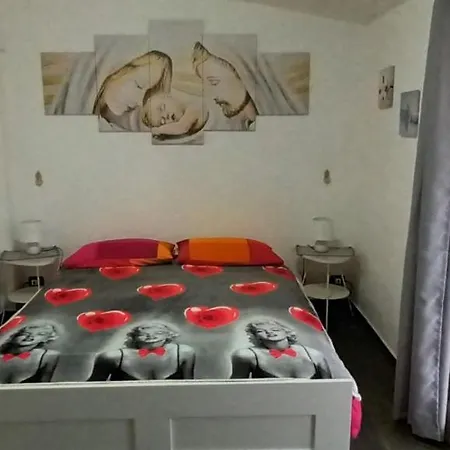 Apartment Sabrina's House